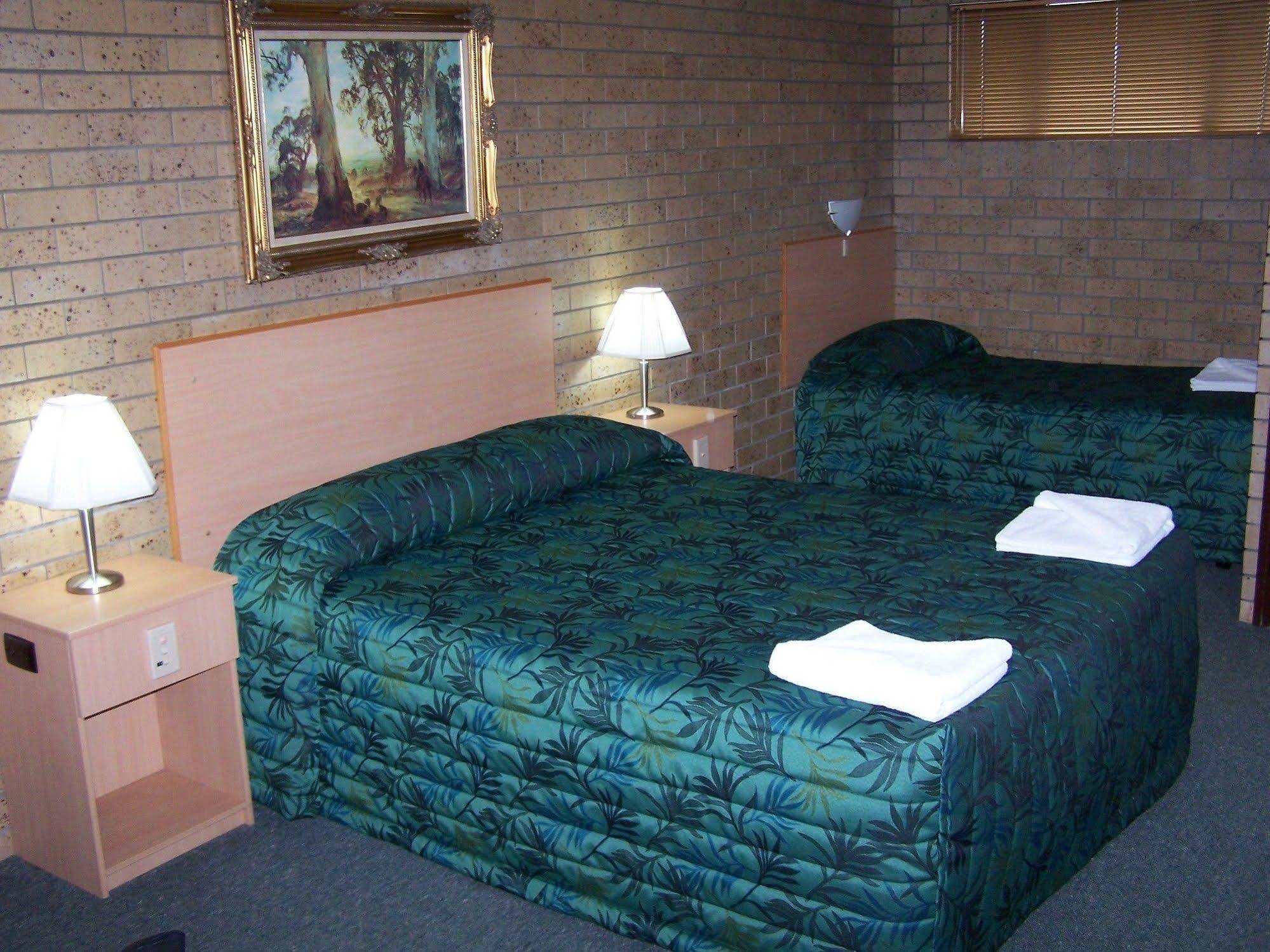 Macintyre Motor Inn Goondiwindi Bagian luar foto